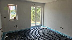 PREDAJ 1 IZB BYT 32 m² s balkónom 4,89 m², novostavba holoby - 4