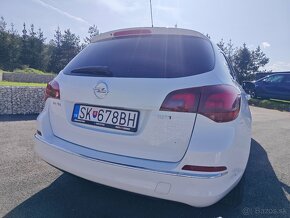 Opel Astra caravan - 4