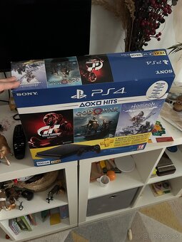 PS4 Slim 500GB + 2x gamepad + hry - 4