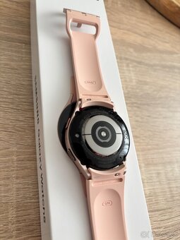 Samsung Galaxy Watch 5 40mm Rose gold - 4