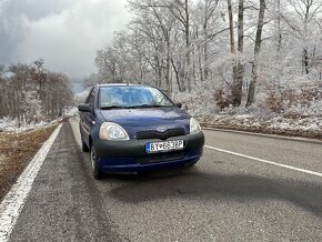 Toyota Yaris 1.0 VVTI - 4