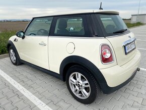 Mini Cooper 1,6benz. Rok. 2011 - 4