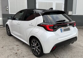 Yaris 1,5 Hybrid 130k e-CVT GR Sport 2022 - Odpočet DPH 46.5 - 4