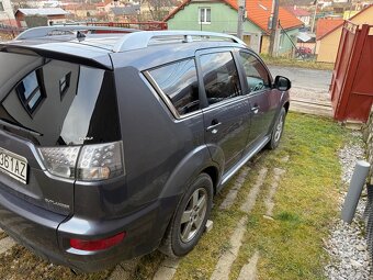 Mitsubishi Outlander benzín Automat 4x4 - 4