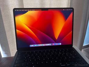 PREDÁM Macbook Air M2 2022 - 256 GB - Midnight - 4