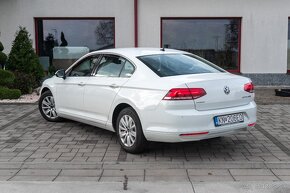 Volkswagen Passat B8 Sedan 2.0 TDI BMT Comfortline - 4