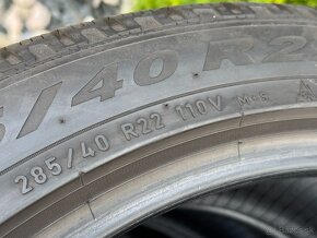 285/40 R22 - 4