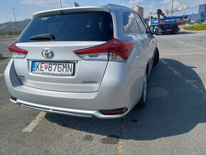 Toyota auris - 4