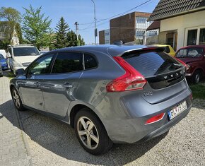 Volvo V40  T2  1.5 - automat - benzín - 4