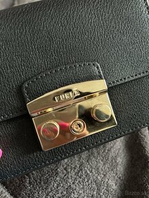 Kožená kabelka Furla mini - 4