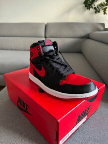 Nike Air Jordan 1 Retro High OG "Satin Bred" - 4