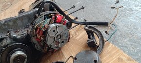 Motor babeta 210 v rozobratom stave s karburátorom - 4