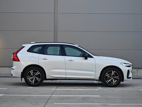 Volvo XC60 B5 R-Design AWD Benzín 2022 - 4