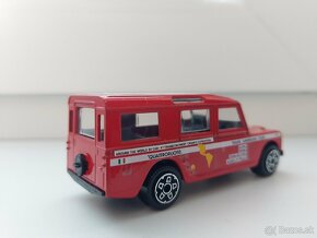 Land Rover Aziza Bburago 1:43 - 4