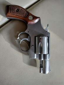 Revolver - 4