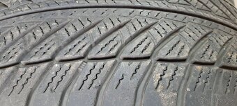 Predám 4ks jazdené zimné 245/45r18-100V Good Year - 4