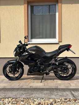 KAWASAKI Z300 - 4