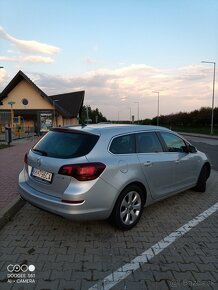 Opel Astra sports tourer - 4