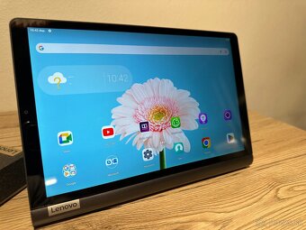 Lenovo Yoga Smart Tab. - 4