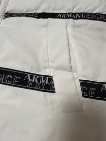 Dlhá biela vatovaná vesta zn. Armani Exchange originál - 4