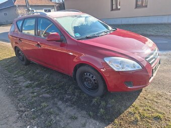 KIA CEED 1,6 BENZÍN 85KW ROK 2010 - 4