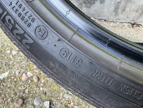 2ks zimné 225/40 R18 - 4