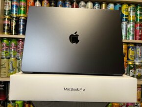 MacBook Pro 16" / M3 Pro / 18GB RAM / 512GB SSD - 4