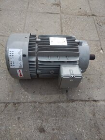 Predám original novy motor "'"' - 4