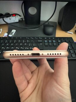 iPhone 8 64GB Rose Gold - 4