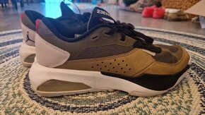 Jordan Air 200E Medium Olive 43 - 4