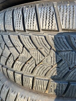 Dunlop 235/60 R18 Zimne pneu - 4