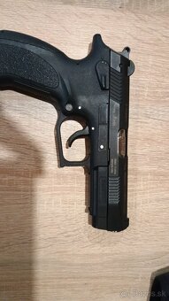 Pištoľ SiG-SAUER p226 9x19 - 4