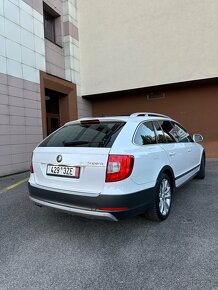 Škoda Superb 2 Combi 2.0 TDI 103kw Scout Panorama,BI-xenon - 4