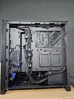 Predám pc v záruke. Ryzen 5 5600X, Radeon RX 6600 Core 8GB - 4