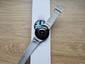 Samsung Galaxy Watch6 BT Black 44 mm,silver, top, zaruka - 4