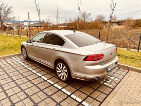 Volkswagen Passat 2.0TDI 4x4 Highline - 4