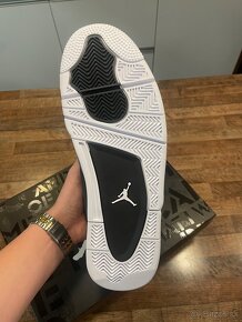 Air Jordan 4 Fear - 4