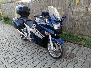 Yamaha FJR 1300 - 4