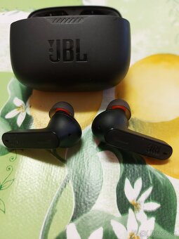 Predám Bluetooth slúchadlá JBLtune 230tws - 4