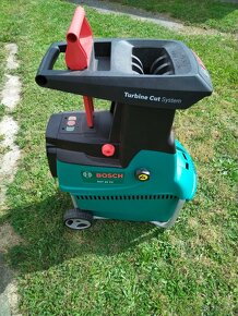 Predam drticku konarov Bosch 2500W - 4