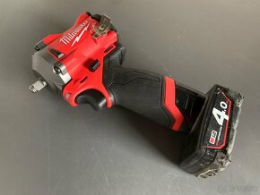 Milwaukee M12 FIW38-0 Aku rázový uťahovák - 4