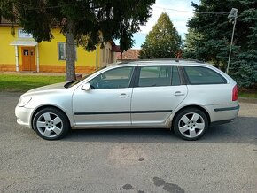 ŠKODA OCTAVIA COMBI 2.0 TDi 103kW ELEGANCE - 4