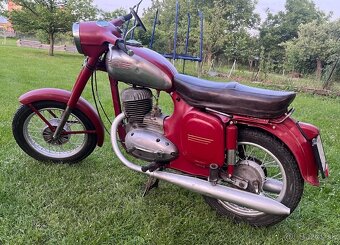 Jawa 250 - 4