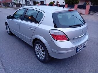 Opel Astra H 1.6 - 4