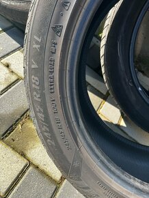 245/45 R18 - 4