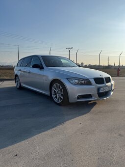 BMW E91 325i / Manuál / Zadný náhon / 6Valec / M-Paket - 4