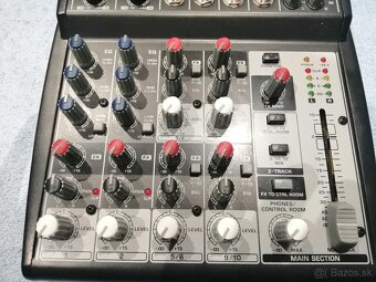 Behringer xenyx 1002 - 4