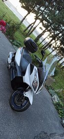 Kymco Downtown 300i - 4