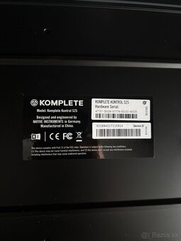 NI Komplete Kontrol S25 - 4