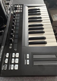 NI Komplete Kontrol S25 - 4